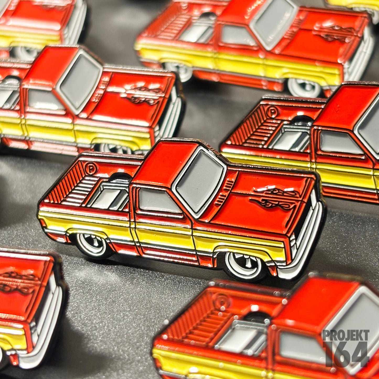 Silvy Truck Pin - Red/Tan